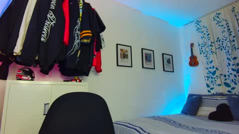 TONER online show from 09/15/25, 01:05