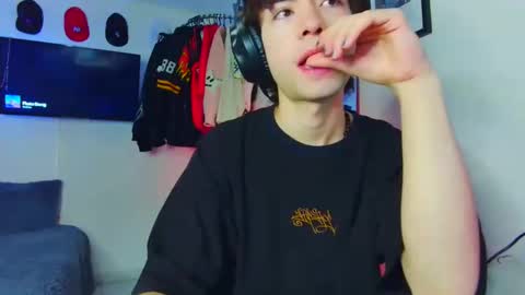 TONER online show from 09/25/25, 01:09