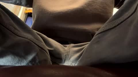 Snapshot of t265h chatting on 10/22/25, 05:24 tRex online show from 10/22/25, 05:24