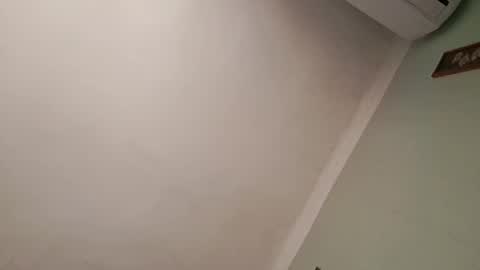 Snapshot of t_huracane chatting on 01/25/25, 05:40 Huracane online show from 01/25/25, 05:40