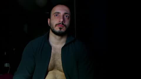 Snapshot of t_huracane chatting on 02/18/25, 06:47 Huracane online show from 02/18/25, 06:47