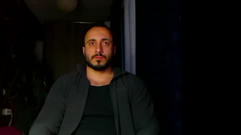 Snapshot of t_huracane chatting on 02/27/25, 03:05 Huracane online show from 02/27/25, 03:05