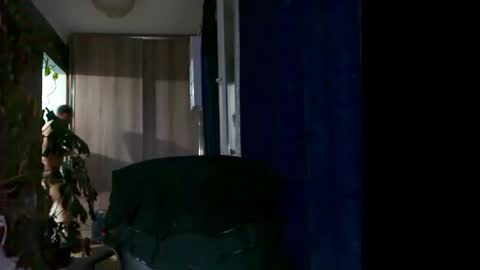 Snapshot of t_huracane chatting on 10/08/25, 03:53 Huracane online show from 10/08/25, 03:53