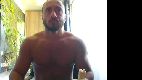 Snapshot of t_huracane chatting on 10/16/25, 10:49 Huracane online show from 10/16/25, 10:49