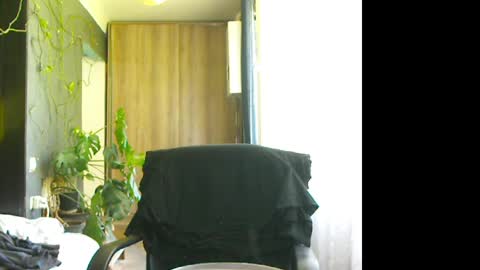 Snapshot of t_huracane chatting on 05/10/26, 09:14 Huracane online show from 05/10/26, 09:14