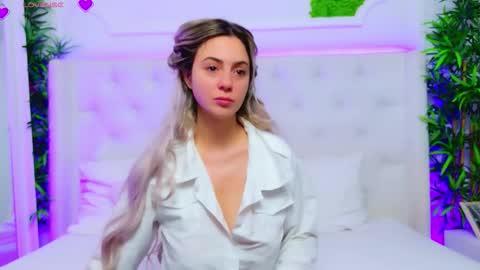 Snapshot of taahiraarabian chatting on 12/04/25, 01:31 Arianna online show from 12/04/25, 01:31