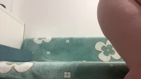 Snapshot of taboo_total_sex chatting on 04/21/26, 01:42 Alice online show from 04/21/26, 01:42