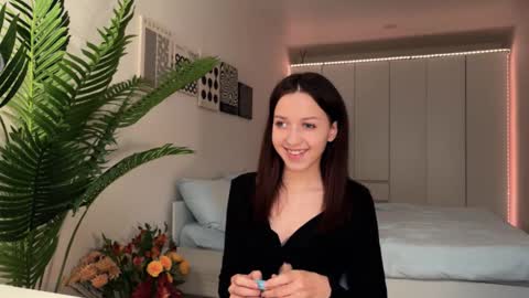 Mary online show from 09/12/25, 09:31