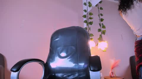 Snapshot of tahra_ chatting on 06/07/26, 02:05 Tahra online show from 06/07/26, 02:05
