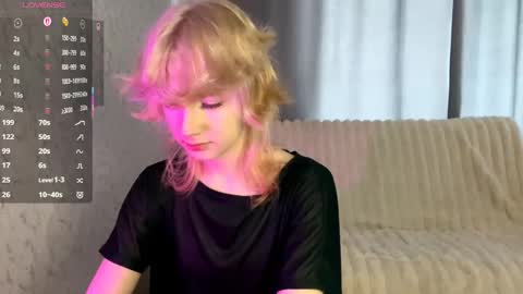 Snapshot of tainastoa chatting on 04/24/26, 12:07 Tessa online show from 04/24/26, 12:07