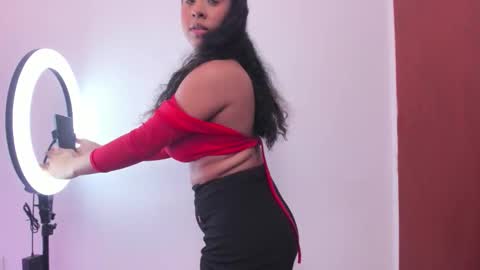 Snapshot of taira_bms chatting on 10/27/25, 03:43 Samantha online show from 10/27/25, 03:43