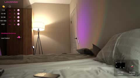 Taison online show from 10/26/25, 07:42