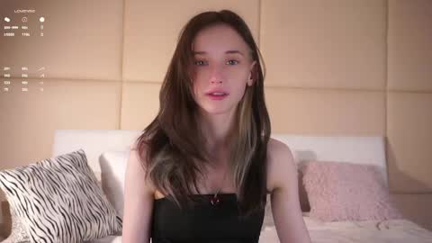 Mia online show from 06/04/26, 04:40