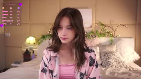 Mia online show from 07/28/26, 01:23