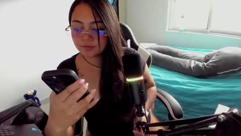 Snapshot of takaragr chatting on 11/12/25, 06:08 kalagr online show from 11/12/25, 06:08