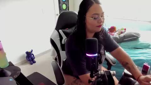 Snapshot of takaragr chatting on 11/14/25, 05:33 kalagr online show from 11/14/25, 05:33