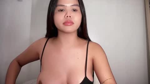 Snapshot of takashixxx69 chatting on 10/20/25, 02:01 yashie online show from 10/20/25, 02:01