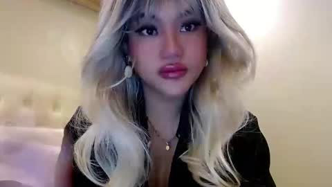 Snapshot of takemeinheaven1 chatting on 02/27/25, 02:32 Lena online show from 02/27/25, 02:32