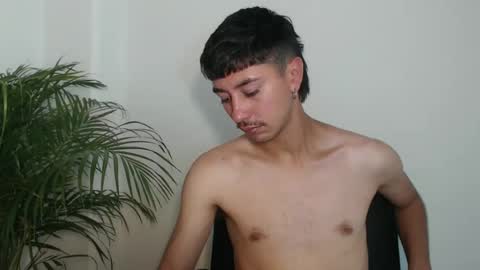 Snapshot of talhi_ chatting on 10/28/25, 04:49 talhi_ online show from 10/28/25, 04:49