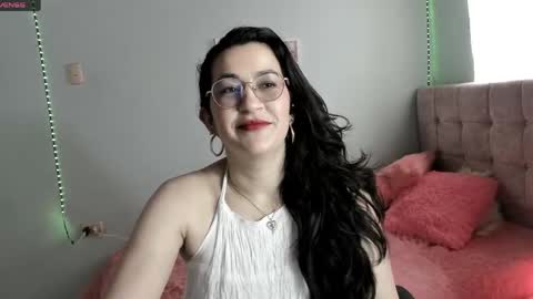Snapshot of talia_mystic chatting on 04/29/26, 01:37 Talia mia online show from 04/29/26, 01:37