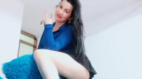 Snapshot of talia_mystic chatting on 04/29/26, 05:30 Talia mia online show from 04/29/26, 05:30