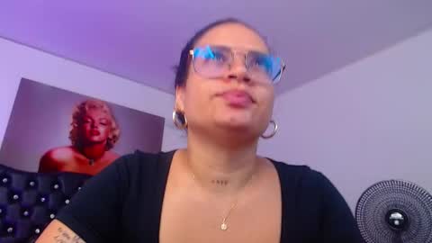taliana36 online show from 02/07/25, 12:39