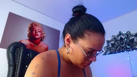 taliana36 online show from 02/25/25, 12:55