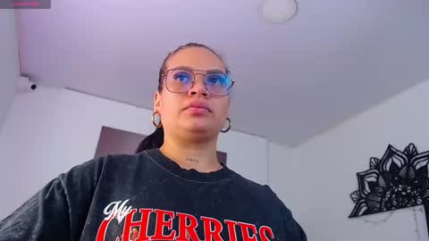 taliana36 online show from 10/21/25, 12:17
