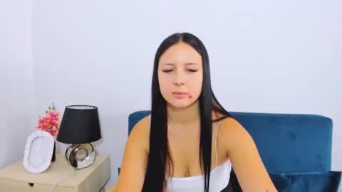 taliasensitive online show from 10/25/25, 08:33