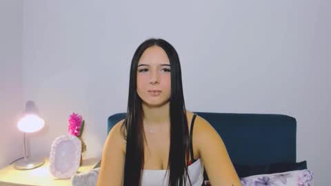 Snapshot of taliasensitive chatting on 11/19/25, 05:57 taliasensitive online show from 11/19/25, 05:57