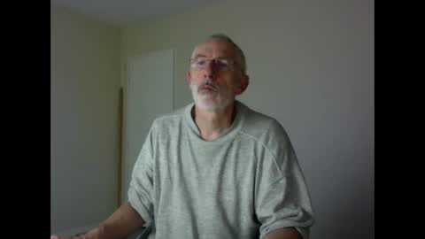 Snapshot of taliesin4321 chatting on 10/15/25, 06:52 Jack Pierrot online show from 10/15/25, 06:52