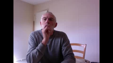 Snapshot of taliesin4321 chatting on 10/25/25, 12:02 Jack Pierrot online show from 10/25/25, 12:02