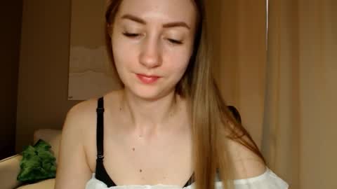  Kira  online show from 01/08/25, 10:37