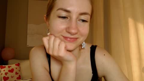  Kira  online show from 03/07/25, 12:45