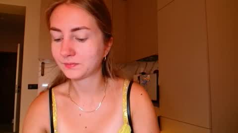  Kira  online show from 11/05/25, 05:51