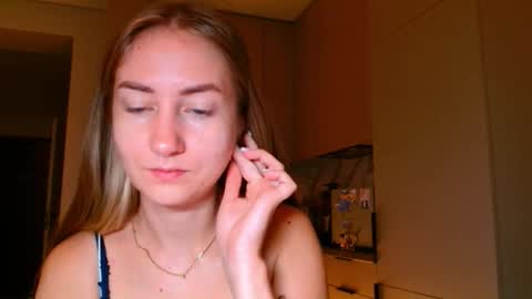  Kira  online show from 11/08/25, 06:35