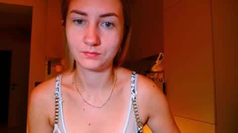  Kira  online show from 11/11/25, 05:40