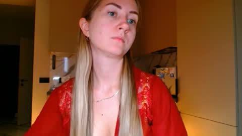  Kira  online show from 11/20/25, 07:41