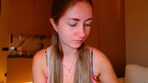  Kira  online show from 11/28/25, 06:16