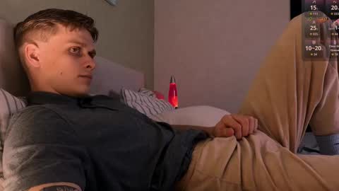 Snapshot of talkinghead7 chatting on 10/04/25, 08:07 Colin online show from 10/04/25, 08:07