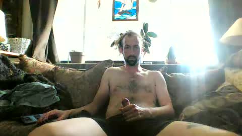 Snapshot of tallapple43 chatting on 04/14/26, 07:53 tallapple43 online show from 04/14/26, 07:53