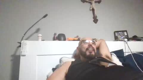 Snapshot of talllatino310 chatting on 10/24/25, 05:04 talllatino310 online show from 10/24/25, 05:04