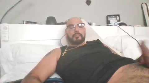 Snapshot of talllatino310 chatting on 11/08/25, 08:40 talllatino310 online show from 11/08/25, 08:40