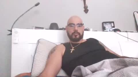 Snapshot of talllatino310 chatting on 11/09/25, 06:39 talllatino310 online show from 11/09/25, 06:39