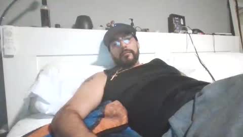 Snapshot of talllatino310 chatting on 11/15/25, 10:48 talllatino310 online show from 11/15/25, 10:48