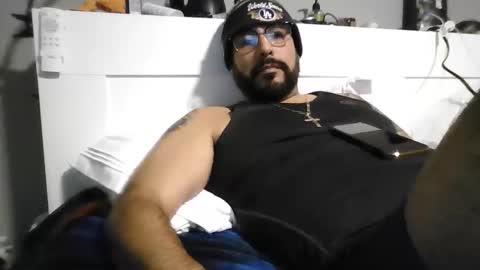 Snapshot of talllatino310 chatting on 11/26/25, 11:39 talllatino310 online show from 11/26/25, 11:39
