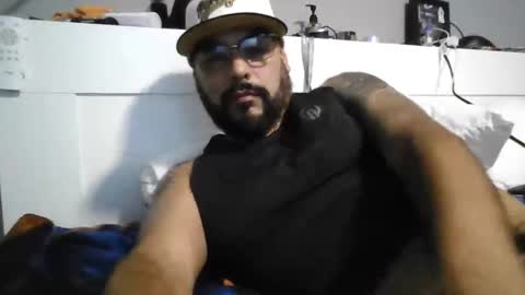 Snapshot of talllatino310 chatting on 11/28/25, 11:07 talllatino310 online show from 11/28/25, 11:07
