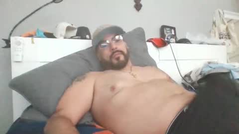 Snapshot of talllatino310 chatting on 02/08/26, 07:39 talllatino310 online show from 02/08/26, 07:39
