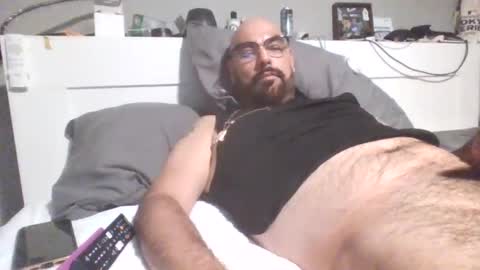 Snapshot of talllatino310 chatting on 06/29/26, 04:19 talllatino310 online show from 06/29/26, 04:19