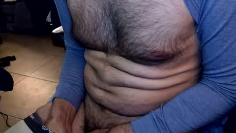 Snapshot of talltannhandsome chatting on 12/21/25, 04:36 talltannhandsome online show from 12/21/25, 04:36